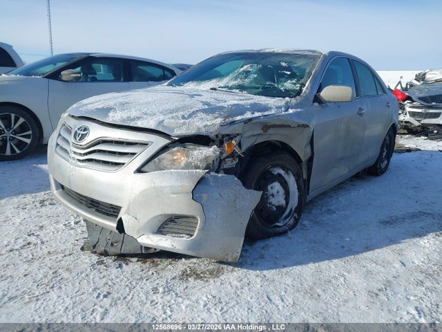12568696 :رقم المزاد ، 4T1BF3EK1AU079428 vin ، 2010 Toyota Camry Le مزاد بيع