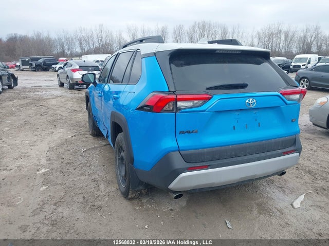 12568832 :رقم المزاد ، 2T3J1RFV4MW165561 vin ، 2021 Toyota Rav4 مزاد بيع