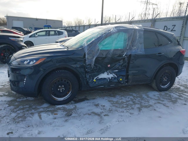 1FMCU9G60NUA50568 Ford ESCAPE SE