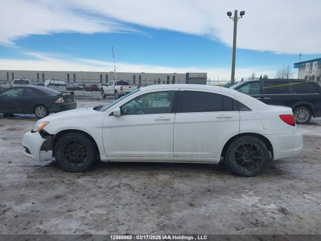 Продажа на аукционе авто 2013 Chrysler 200 Lx, vin: 1C3CCBAB9DN558894, номер лота: 12568868