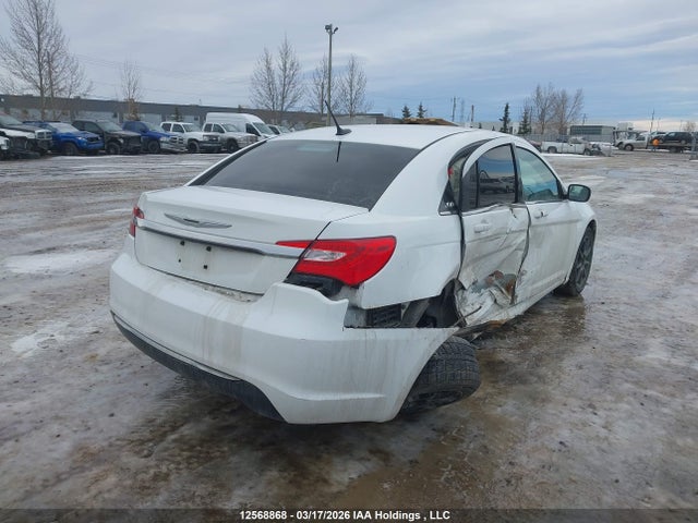 Продажа на аукционе авто 2013 Chrysler 200 Lx, vin: 1C3CCBAB9DN558894, номер лота: 12568868