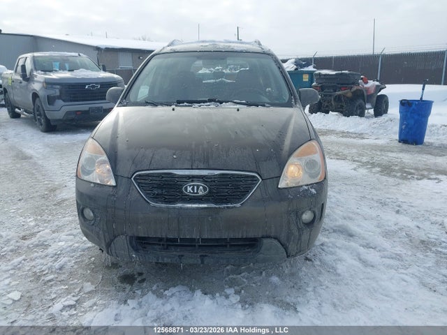 12568871 :رقم المزاد ، KNAHH8A85B7363352 vin ، 2011 Kia Rondo Ex/ex-premium مزاد بيع