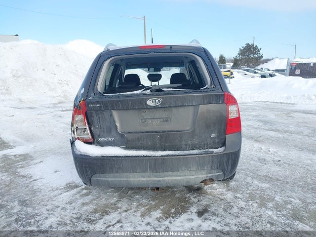 12568871 :رقم المزاد ، KNAHH8A85B7363352 vin ، 2011 Kia Rondo Ex/ex-premium مزاد بيع