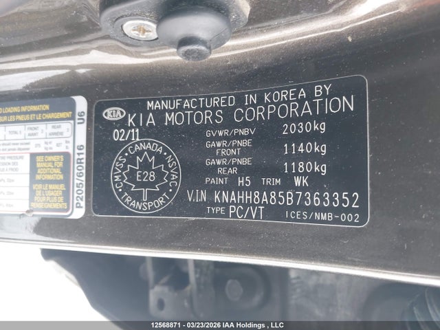 12568871 :رقم المزاد ، KNAHH8A85B7363352 vin ، 2011 Kia Rondo Ex/ex-premium مزاد بيع
