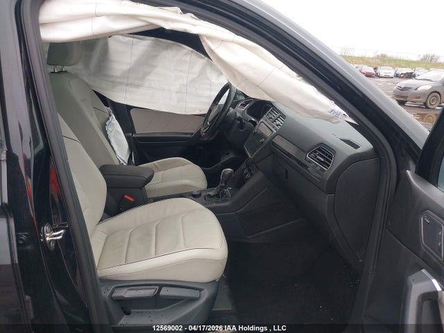 Продажа на аукционе авто 2021 Volkswagen Tiguan Highline, vin: 3VV4B7AX7MM036997, номер лота: 12569002