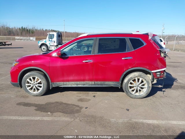 Продажа на аукционе авто 2017 Nissan Rogue S/sl Platinum/sv, vin: 5N1AT2MV4HC786789, номер лота: 12569013