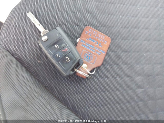 3VV0B7AX6JM149852 Volkswagen Tiguan Trendline
