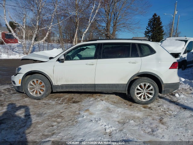 3VV0B7AX6JM149852 Volkswagen Tiguan Trendline