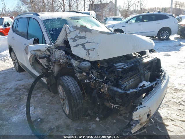 3VV0B7AX6JM149852 Volkswagen Tiguan Trendline
