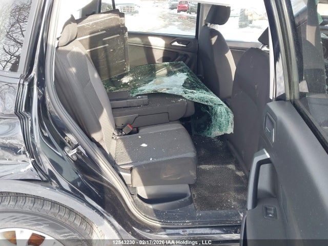 3VV0B7AX4KM099647 Volkswagen Tiguan Trendline