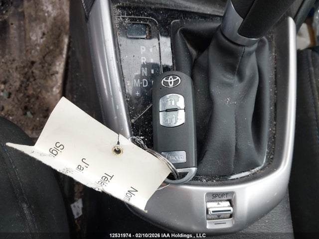 3MYDLBJV0LY715645 Toyota Yaris Xle