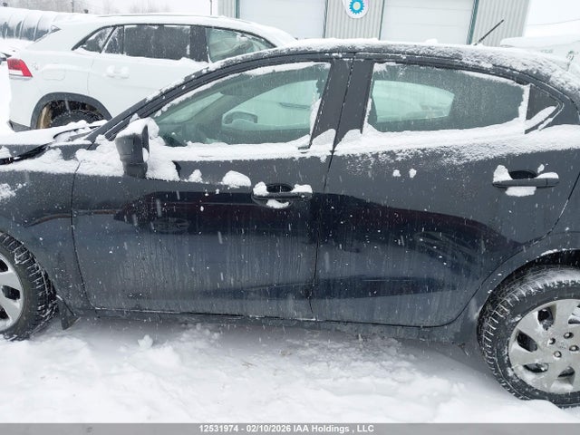 3MYDLBJV0LY715645 Toyota Yaris Xle