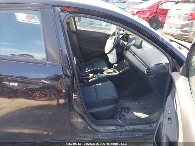 3MYDLBJV0LY715645 Toyota Yaris Xle