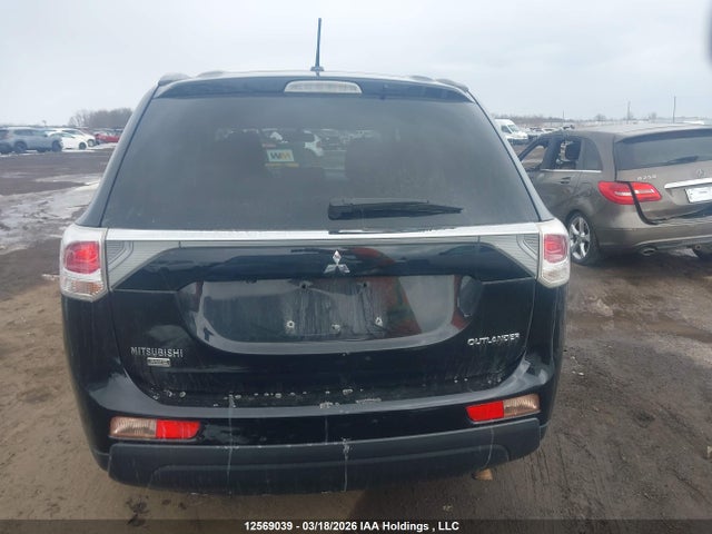 JA4JZ3AX6EZ604379 Mitsubishi Outlander Se
