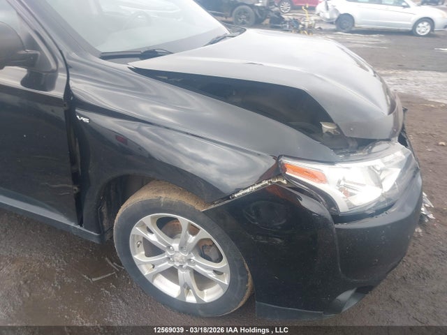 JA4JZ3AX6EZ604379 Mitsubishi Outlander Se