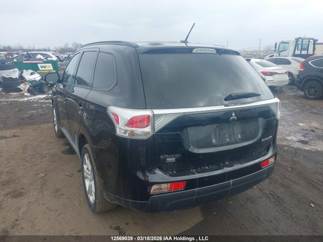 JA4JZ3AX6EZ604379 Mitsubishi Outlander Se