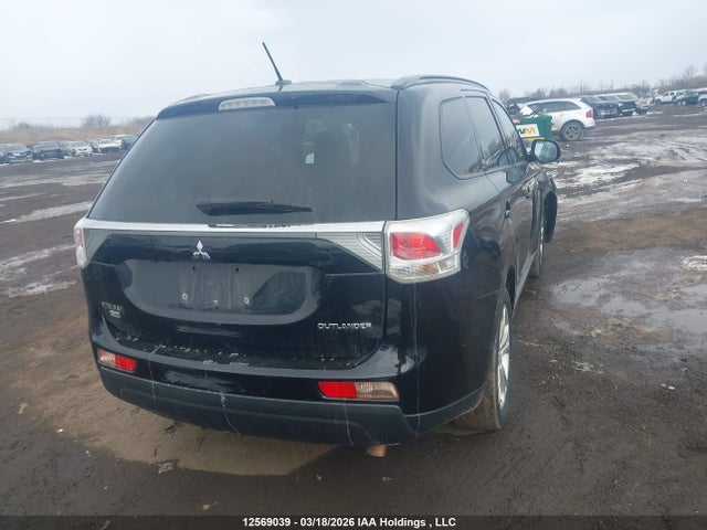 JA4JZ3AX6EZ604379 Mitsubishi Outlander Se