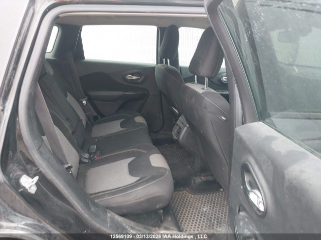 1C4PJLAB4FW759964 Jeep Cherokee Sport