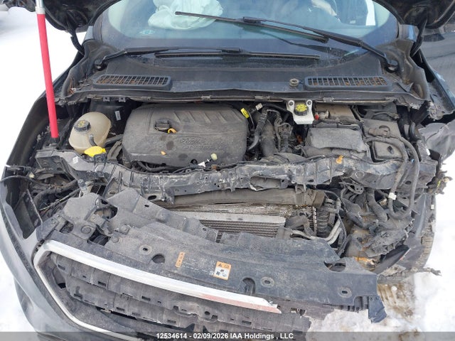 1FMCU0GD2JUA14126 Ford ESCAPE SE