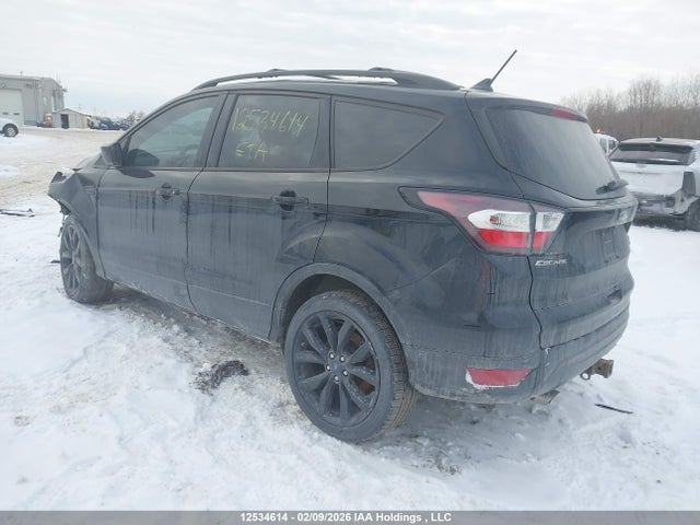 1FMCU0GD2JUA14126 Ford ESCAPE SE