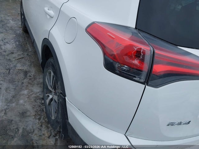 12569182 :رقم المزاد ، 2T3ZFREV3JW519989 vin ، 2018 Toyota Rav4 Le مزاد بيع