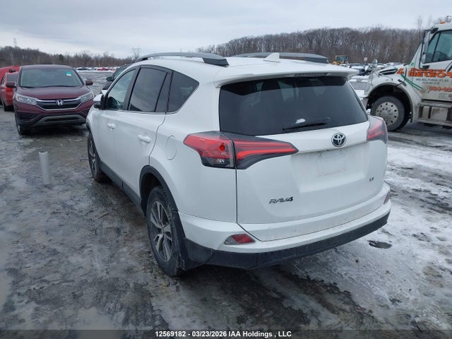 12569182 :رقم المزاد ، 2T3ZFREV3JW519989 vin ، 2018 Toyota Rav4 Le مزاد بيع