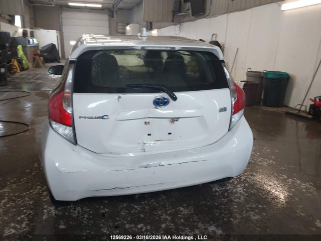 JTDKDTB39F1587291 Toyota PRIUS C
