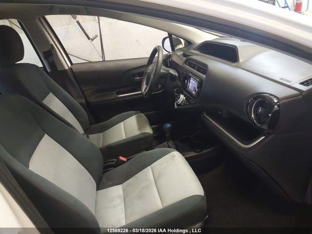 JTDKDTB39F1587291 Toyota PRIUS C