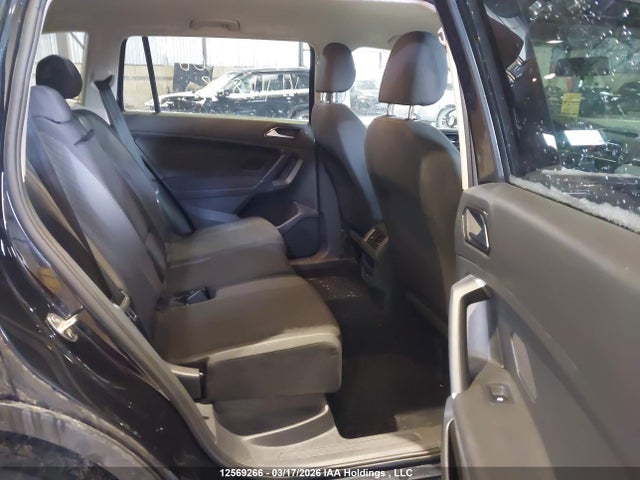 3VV0B7AX7JM117878 Volkswagen Tiguan Trendline