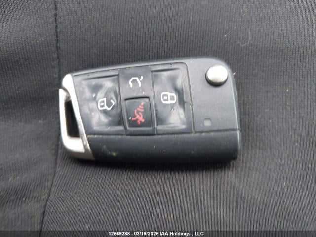 3VWG57AU7KM017997 Volkswagen Golf