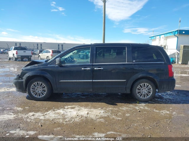 Продажа на аукционе авто 2015 Chrysler Town & Country Touring-l, vin: 2C4RC1CG3FR693173, номер лота: 12569295