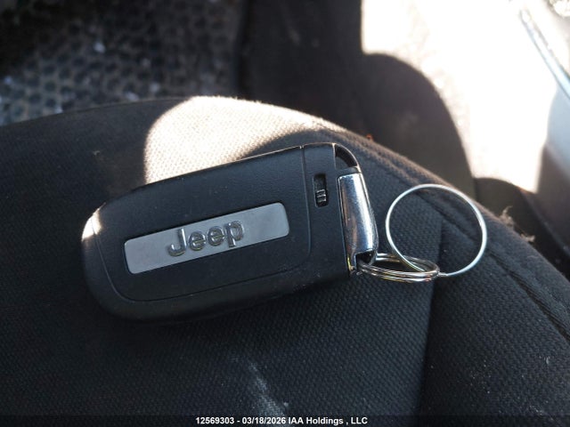 3C4NJCAB9JT271521 Jeep Compass Sport