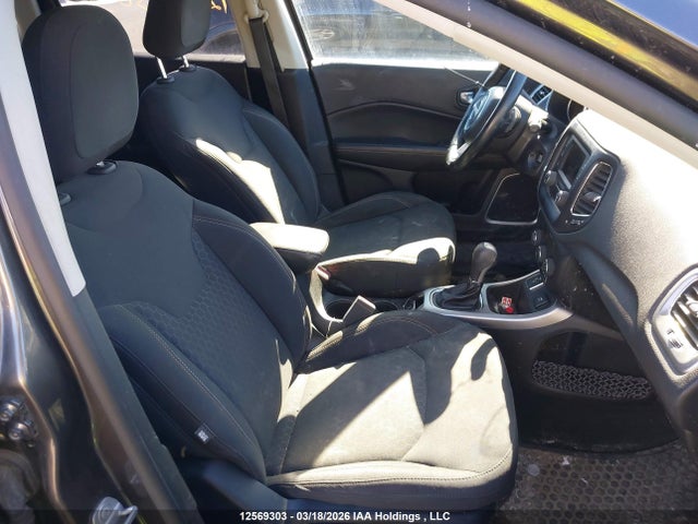 3C4NJCAB9JT271521 Jeep Compass Sport