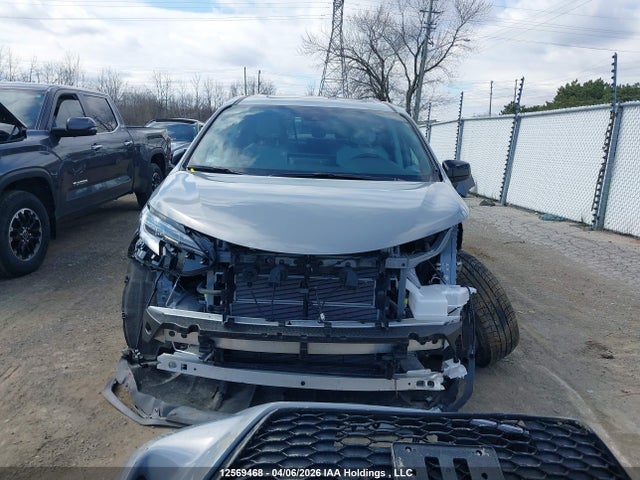 5TDGSKFC8SS206981 Toyota Sienna Xse 7-passenger