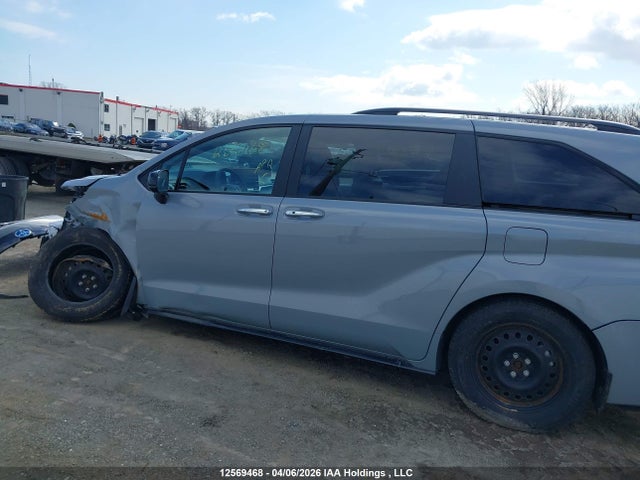 5TDGSKFC8SS206981 Toyota Sienna Xse 7-passenger