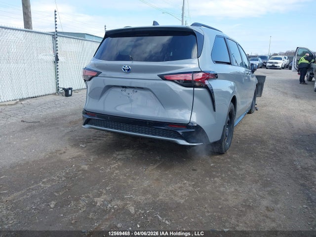 5TDGSKFC8SS206981 Toyota Sienna Xse 7-passenger