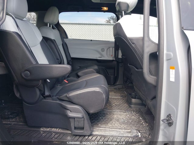 5TDGSKFC8SS206981 Toyota Sienna Xse 7-passenger