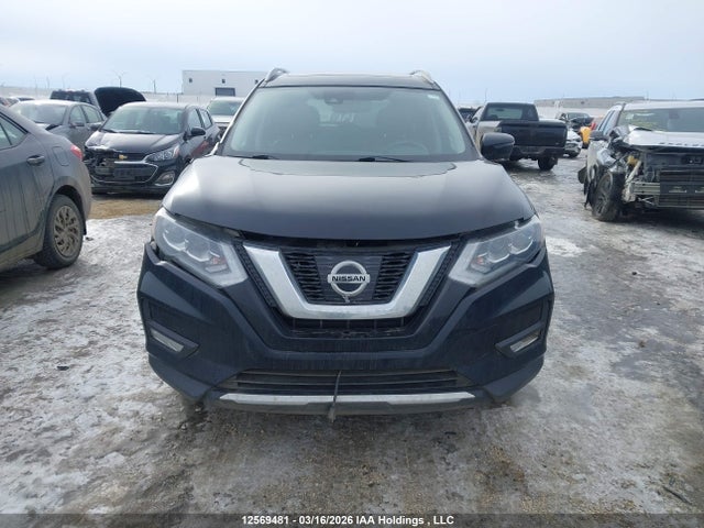 2017 Nissan Rogue Sv/sl მანქანა იყიდება აუქციონზე, vin: 5N1AT2MV7HC797186, აუქციონის ნომერი: 12569481