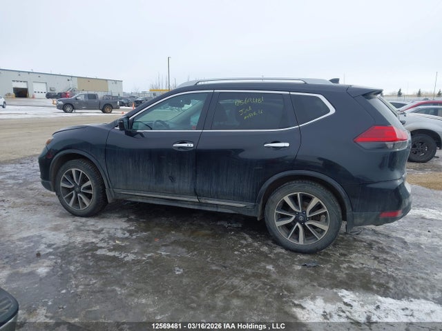 2017 Nissan Rogue Sv/sl მანქანა იყიდება აუქციონზე, vin: 5N1AT2MV7HC797186, აუქციონის ნომერი: 12569481