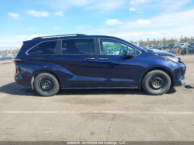 5TDGRKEC0NS090631 Toyota Sienna Xle 8-passenger