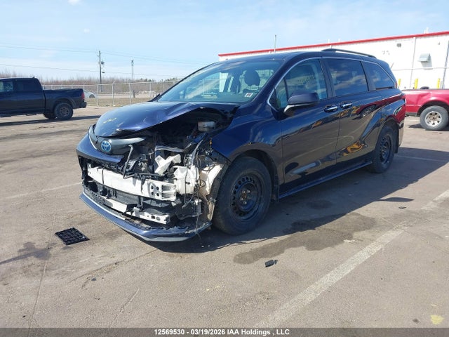 5TDGRKEC0NS090631 Toyota Sienna Xle 8-passenger
