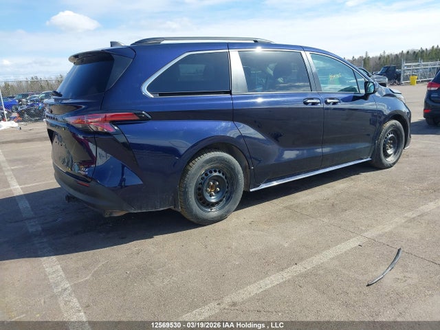 5TDGRKEC0NS090631 Toyota Sienna Xle 8-passenger