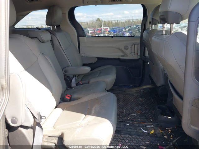 5TDGRKEC0NS090631 Toyota Sienna Xle 8-passenger