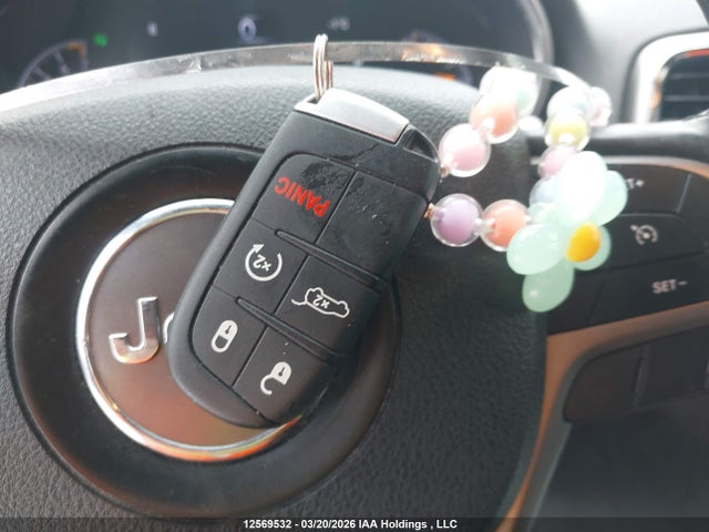 1C4RJFAG8JC364914 Jeep Grand Cherokee Laredo