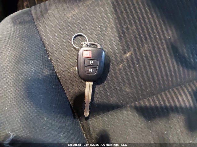 2T3ZFREV3JW492678 Toyota RAV4 LE