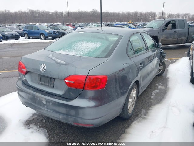 3VW1K7AJ5EM253900 Volkswagen JETTA S