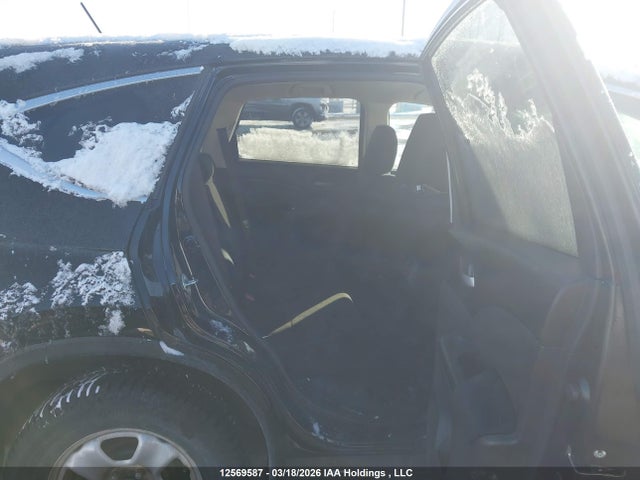 2HKRM4H32GH125581 Honda CR-V LX