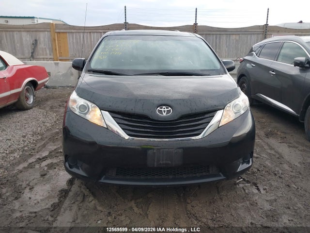 2011 Toyota Sienna Le V6 მანქანა იყიდება აუქციონზე, vin: 5TDKK3DC4BS130811, აუქციონის ნომერი: 12569599