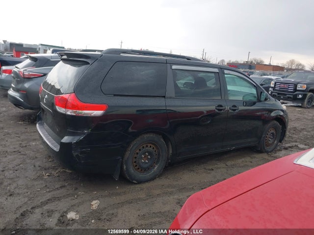 2011 Toyota Sienna Le V6 მანქანა იყიდება აუქციონზე, vin: 5TDKK3DC4BS130811, აუქციონის ნომერი: 12569599