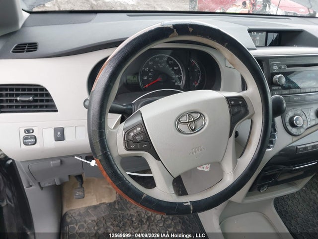 2011 Toyota Sienna Le V6 მანქანა იყიდება აუქციონზე, vin: 5TDKK3DC4BS130811, აუქციონის ნომერი: 12569599